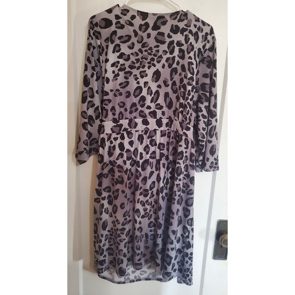Lane Bryant Animal Print Leopard Cheetah Wrap Zippers Accents Size 18/20 - Picture 2 of 3